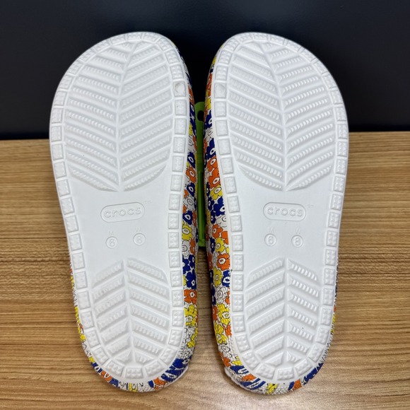 NWT Crocs x Marimekko Classic Sandal Womens 8 / Mens 6‎ Exclusive Jibbitz 211121 - Picture 7 of 8